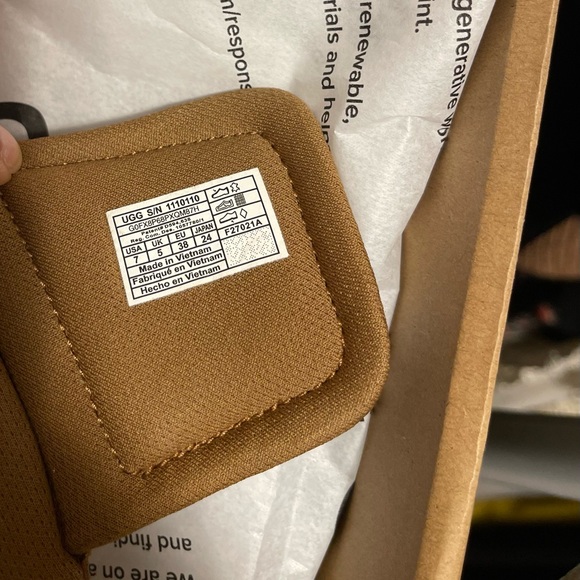 NEW UGG Slides Slippers Women’s LATON Tan / Red Suede slide Shoes Size 7 - Picture 7 of 9